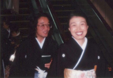 2001.10.6.-kekkonshiki2-3.jpg (34459 バイト)