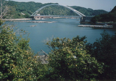 2001.5.20.旅行2-2.jpg (65095 バイト)
