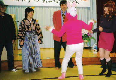 2005.12.3.bounenkai15.jpg (71382 oCg)