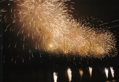 2005.7.25.atami_hanabi10.jpg (68324 oCg)