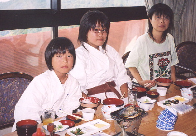 2005.8.28.karate_gassyuku1.jpg (72101 oCg)