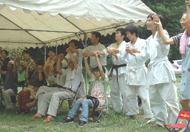 2005.8.28.karate_gassyuku45.jpg (75936 oCg)