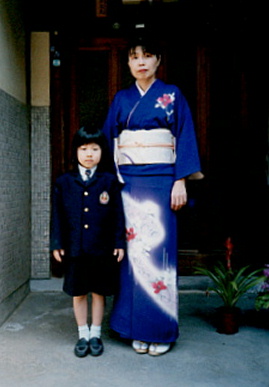 2001.4.6.もえ入学式10.jpg (39252 バイト)