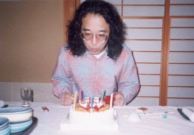 2002.2.28.birthday4-2.jpg (40147 oCg)