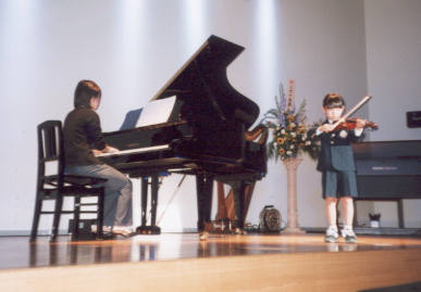 2002.4.7.moe8.jpg (42822 バイト)