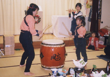 2003.12.6.bounenkai1.jpg (62650 oCg)