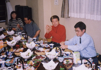 2003.12.6.bounenkai8.jpg (70775 oCg)