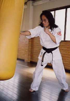 2003.3.1.karate1.jpg (53243 oCg)