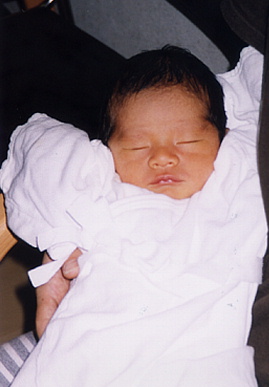 2003.6.26.baby5.jpg (35702 oCg)