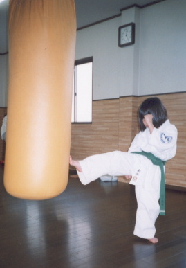 2001.1.13.honbudouzyo-moe2.jpg (33066 バイト)