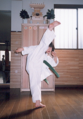 2001.1.13.honbudouzyo-moe7.jpg (41075 バイト)