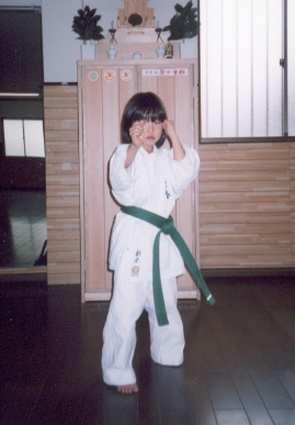 2001.1.14.honbudouzyo-moe1.jpg (41057 バイト)