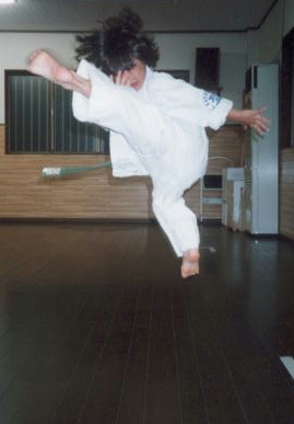 2001.10.3.-moe1-2.jpg (31675 バイト)