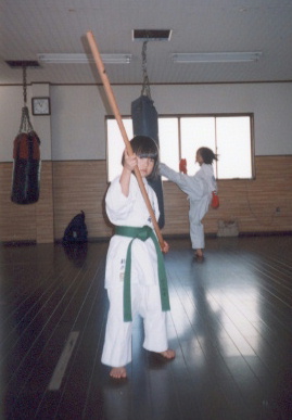 2001.11.21.moe4-3.jpg (38225 バイト)