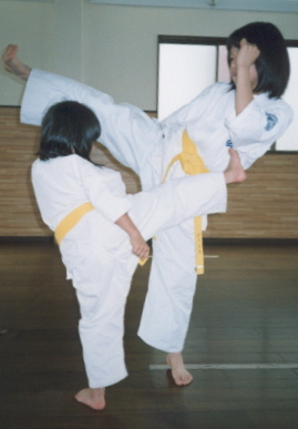 2001.6.10.s[|Q|P.jpg (32982 oCg)