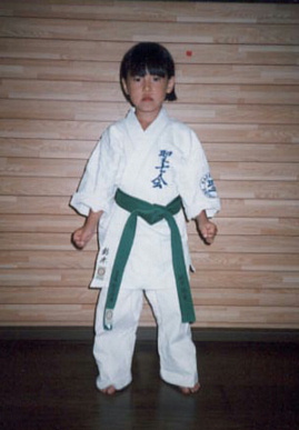 2001.9.1.moe-4kyuu1.jpg (38020 バイト)