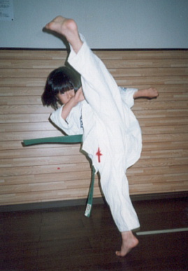 2001.9.28.moe3.jpg (38143 バイト)