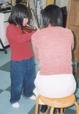 2002.2.4.moe_violin2-1.jpg (42866 oCg)