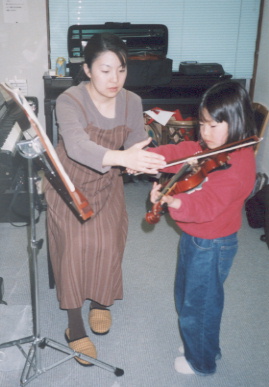 2002.2.4.moe_violin2-5.jpg (46249 oCg)