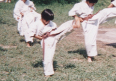 2002.8.24.〜25.karate-gassyuku16.jpg (44305 バイト)