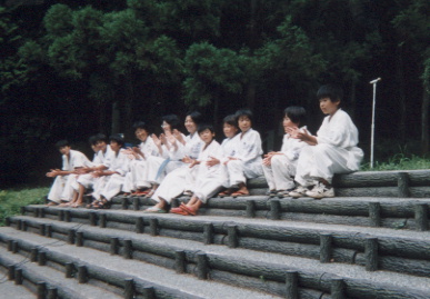 2002.8.24.〜25.karate-gassyuku21.jpg (55356 バイト)