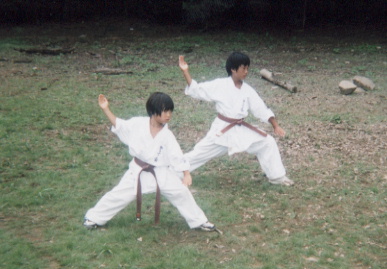 2002.8.24.〜25.karate-gassyuku5.jpg (53690 バイト)