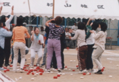 2002.9.22.moe_undoukai1.jpg (44875 バイト)