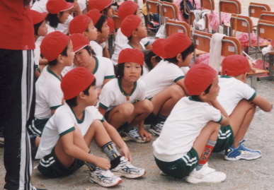 2002.9.22.moe_undoukai2.jpg (63488 バイト)