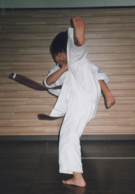 2002.9.4.moe2.jpg (34603 バイト)