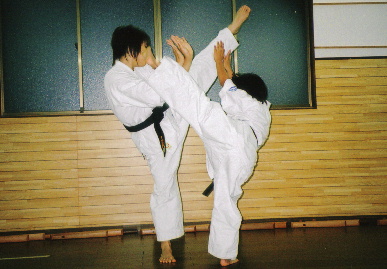 2005.10.11.P&moe2.jpg (60065 バイト)