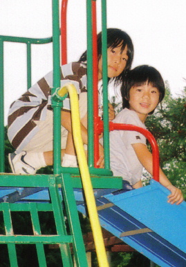 2005.18.yomise_moe1.jpg (66146 バイト)