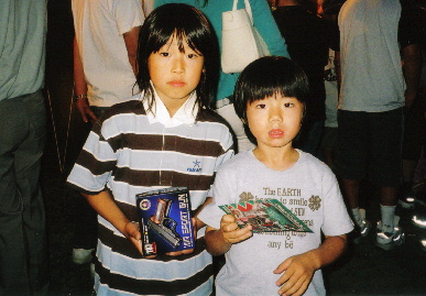 2005.18.yomise_moe11.jpg (64475 oCg)