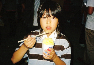 2005.18.yomise_moe6.jpg (51705 oCg)