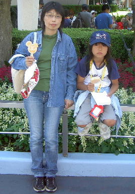 2005.7.28.disnyland5.jpg (77534 バイト)