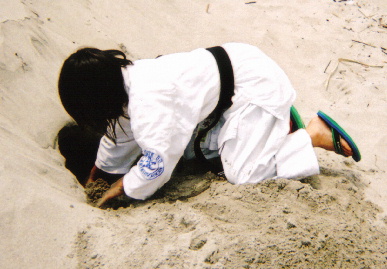 2005.7.30.moe_genkigakuen1.jpg (60267 バイト)