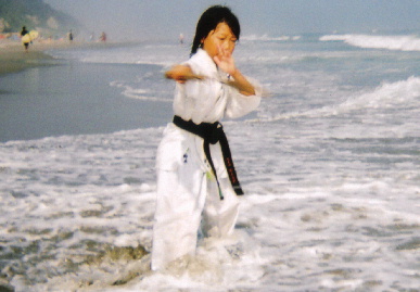 2005.7.30.moe_karate10.jpg (49545 バイト)