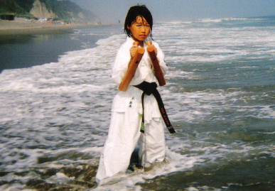 2005.7.30.moe_karate11.jpg (63957 バイト)