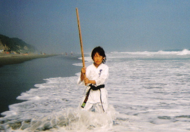 2005.7.30.moe_karate8.jpg (50625 バイト)