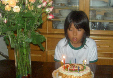2005.7.6.moe_birthday2.jpg (64196 バイト)