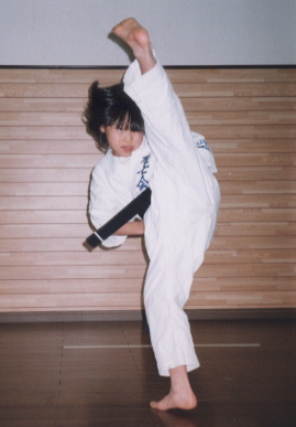2003.1.7.moe6.jpg (34422 バイト)