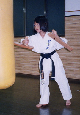 2003.10.4.moe10.jpg (46654 oCg)