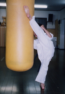 2003.10.4.moe13.jpg (41792 バイト)