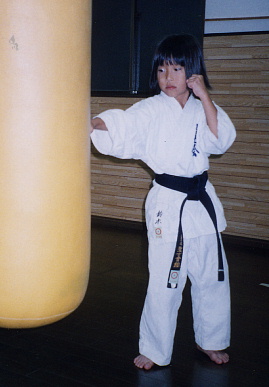 2003.10.4.moe14.jpg (42279 バイト)