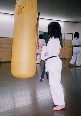 2003.10.4.moe2.jpg (46937 oCg)