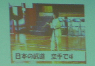 2003.11.22.moe3.jpg (34432 バイト)