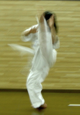 2003.12.16.moe3.jpg (32021 バイト)