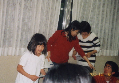 2003.12.7.souhonbu_moe2.jpg (58200 バイト)