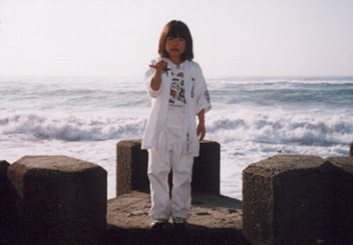 2003.2.9.karate_moe3.jpg (37588 バイト)