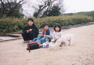 2003.3.24.moe1.jpg (58768 バイト)