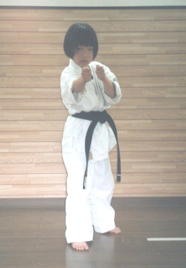 2003.4.22.moe2.jpg (34960 バイト)